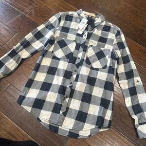 NWT Free Heart Black and White Plaid Flannel Shirt Size S